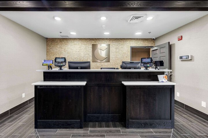 Comfort Inn & Suites Logan Near University