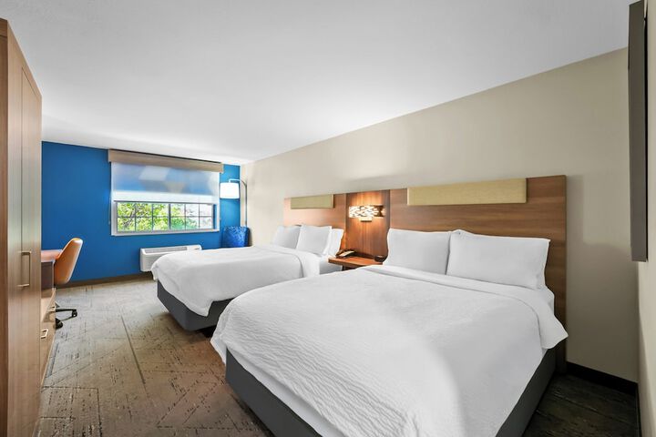 Holiday Inn Express Hotel & Suites Wabash by IHG