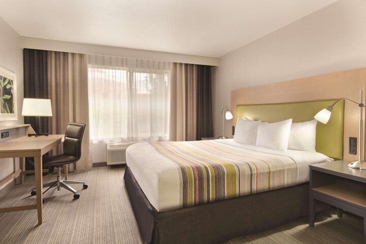 Country Inn & Suites by Radisson Fresno North, CA