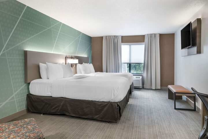 Room 17 of 32