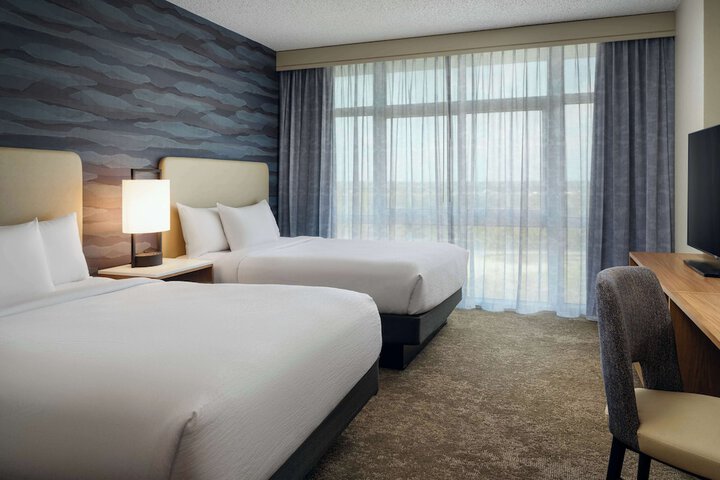 Embassy Suites by Hilton Charleston Airport Convention Ctr