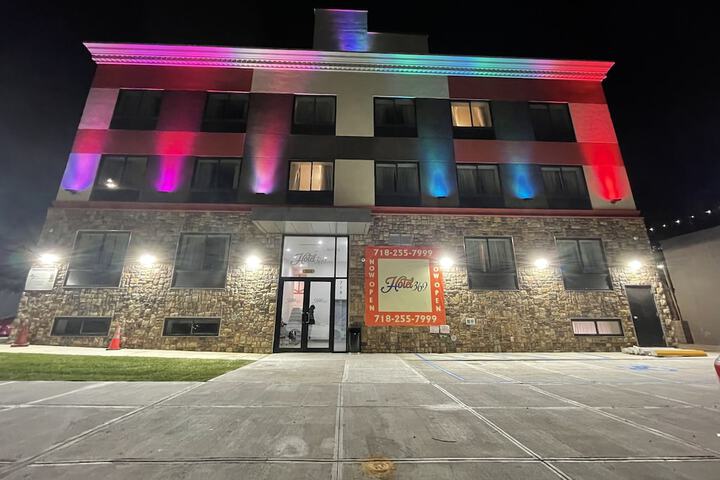 Hotel 3 of 16