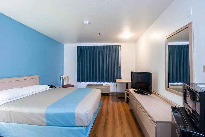 Room 30 of 52