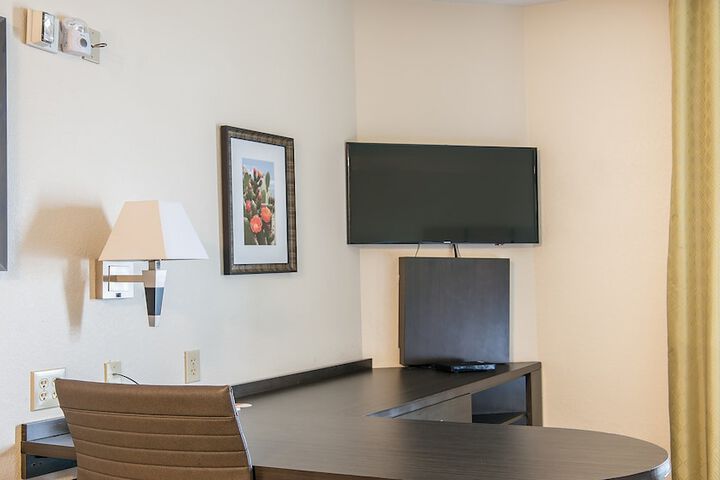 Candlewood Suites Bay City by IHG