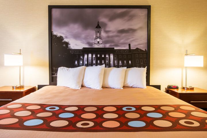 Room 4 of 15