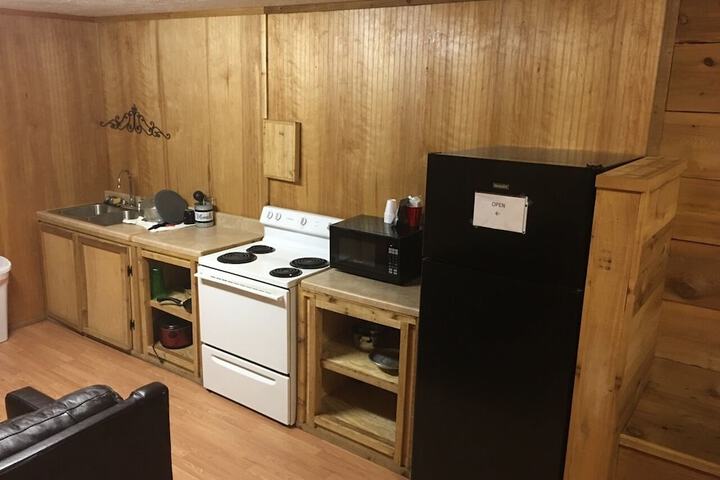 Whispering Creek Lodging & RV Resort