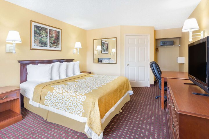 Room 20 of 38