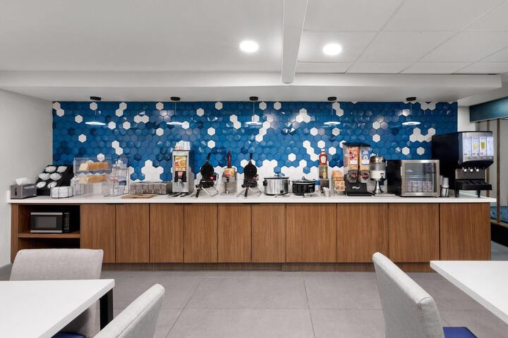 La Quinta Inn & Suites by Wyndham Houston Stafford Sugarland