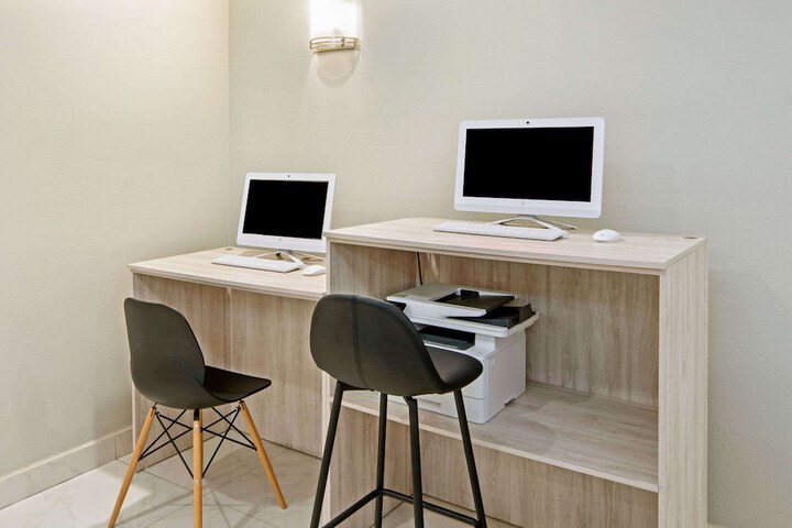 Business Center 50 of 50