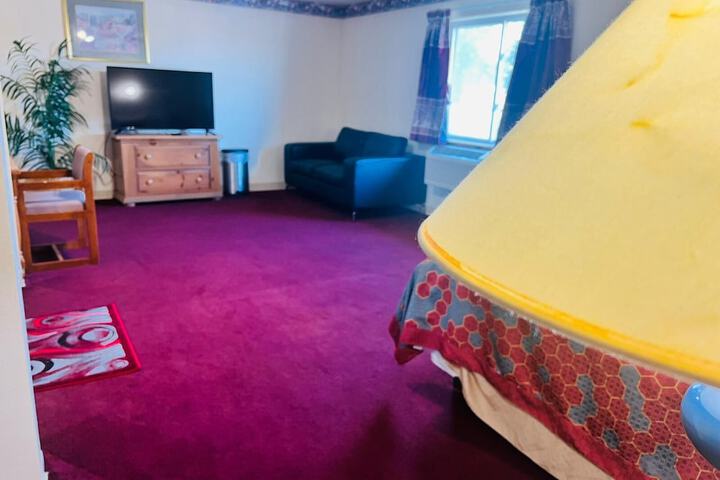 Villa Inn Motel Near Hwy 12 WI Capital O