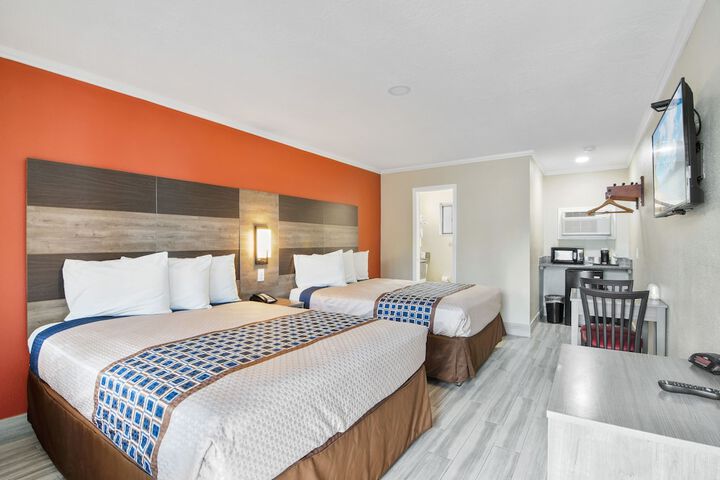 Room 16 of 25