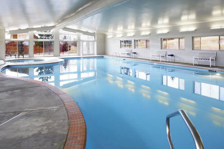 Pool 10 of 26