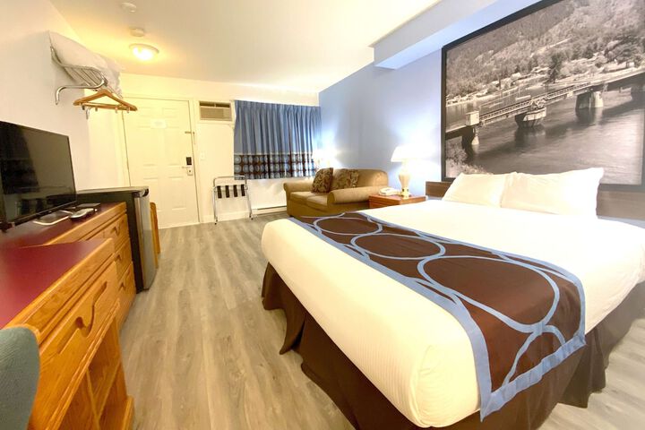 Room 26 of 37