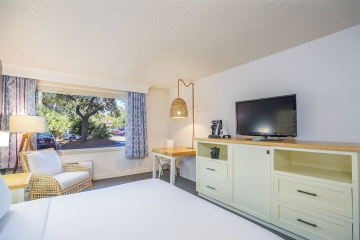 Room 80 of 168