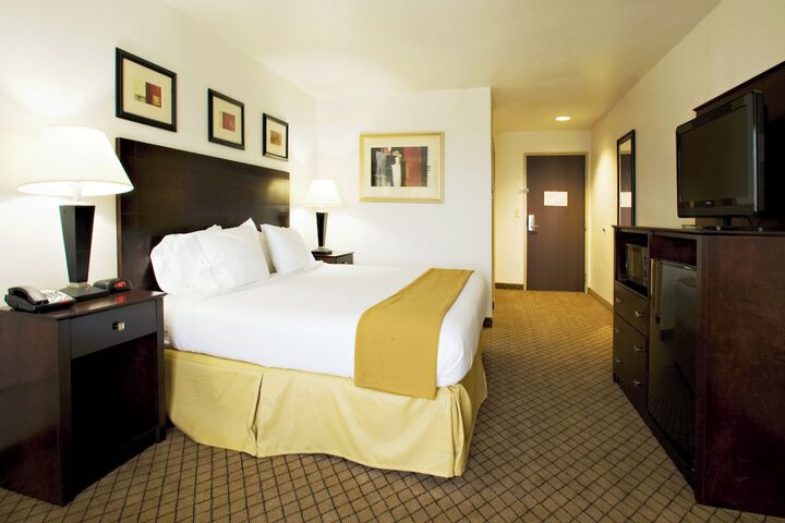Holiday Inn Express & Suites Childress by IHG