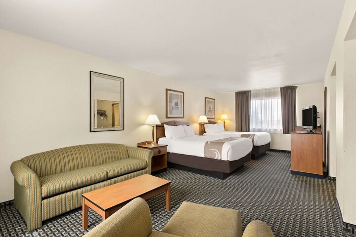Room 34 of 47