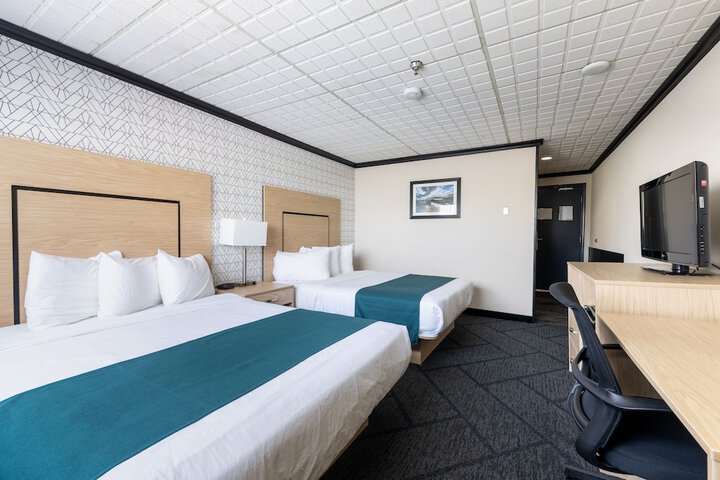 Room 10 of 28