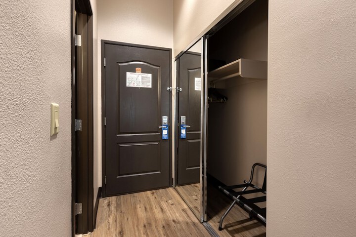 Room 130 of 170
