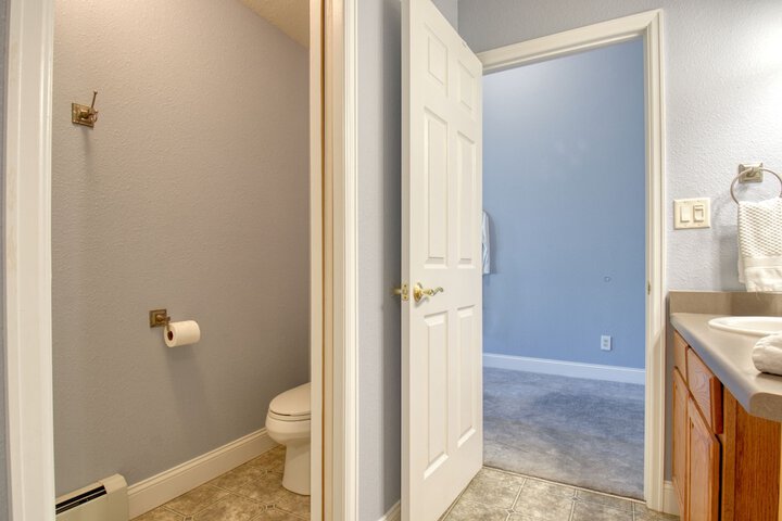 Room 42 of 97