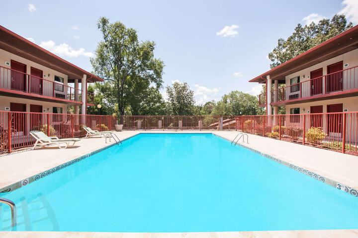 Pool 5 of 24