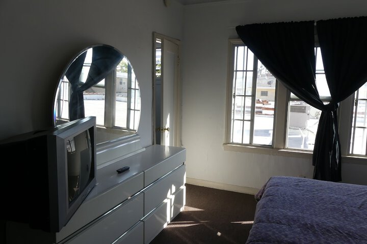 Room 32 of 57