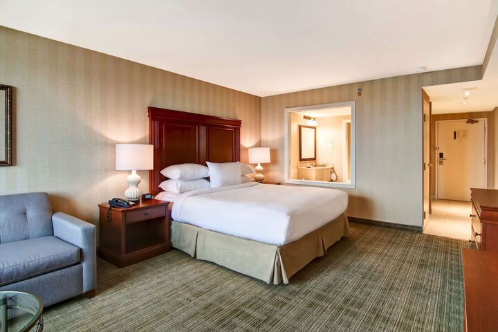 DoubleTree Fallsview Resort & Spa by Hilton Niagara Falls
