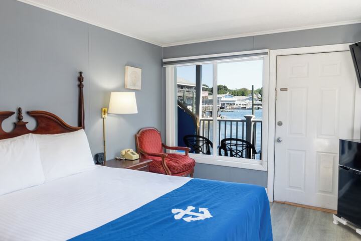 Fishermans Wharf Inn