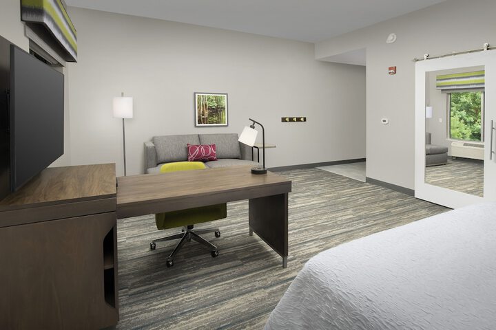 Room 16 of 34
