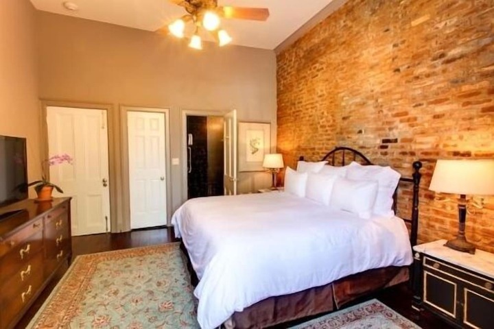 Room 18 of 31