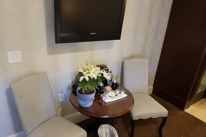 Room 54 of 104