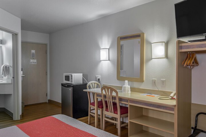 Room 15 of 27