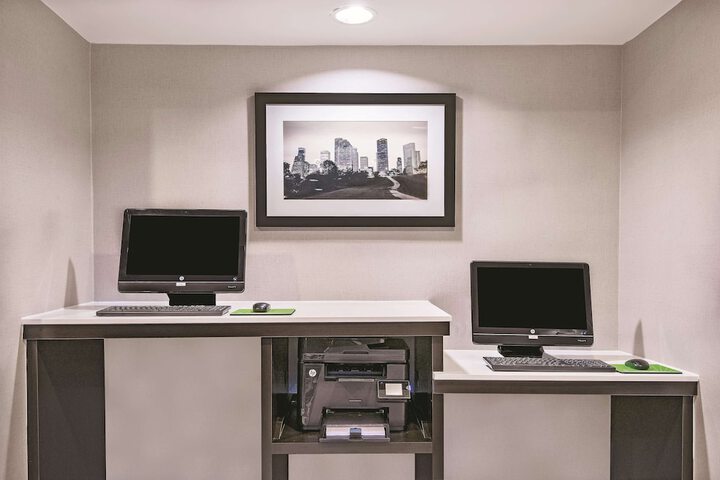 Business Center 47 of 49