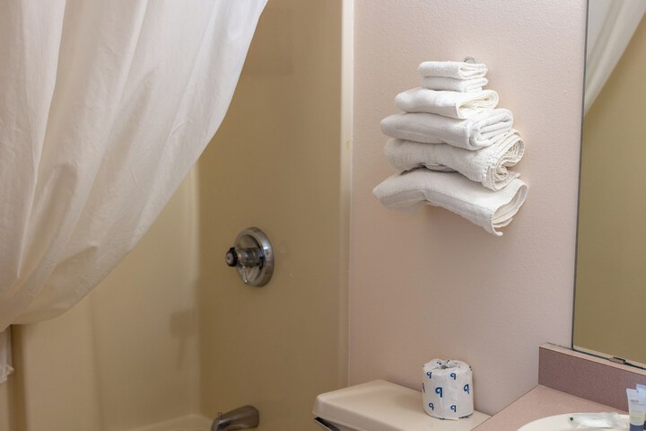 Nisswa Hotel and Suites