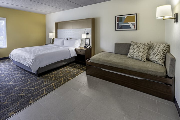 Holiday Inn & Suites Wausau-Rothschild by IHG