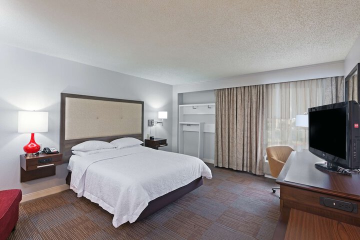 Room 17 of 32