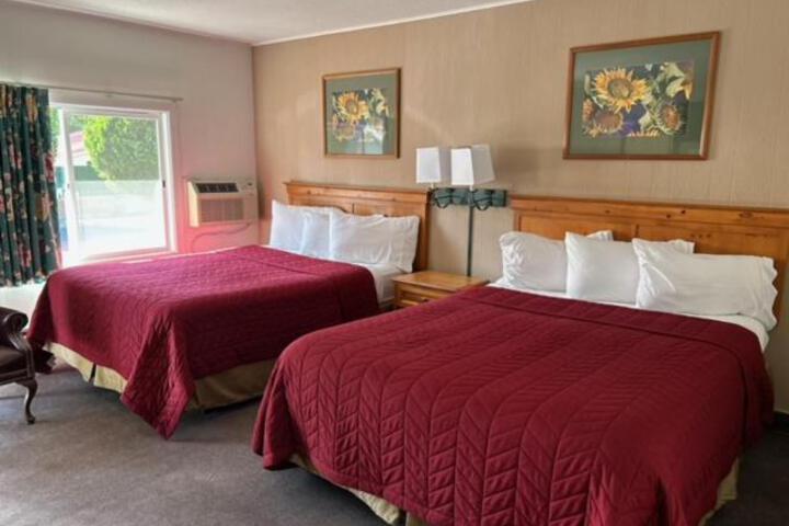 Redwood Arms Motel