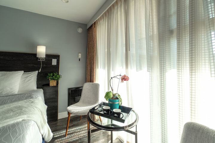 Room 98 of 143