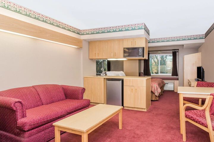 Room 6 of 40