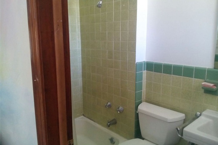Room 7 of 9