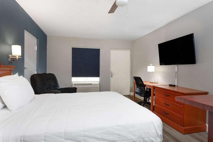 Room 48 of 54