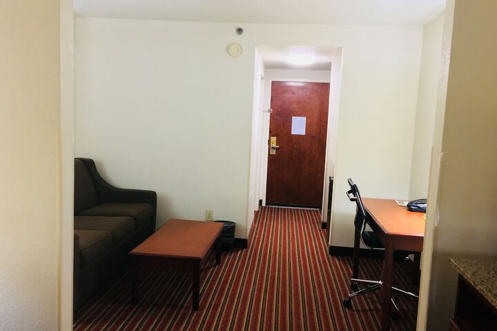 Room 10 of 26