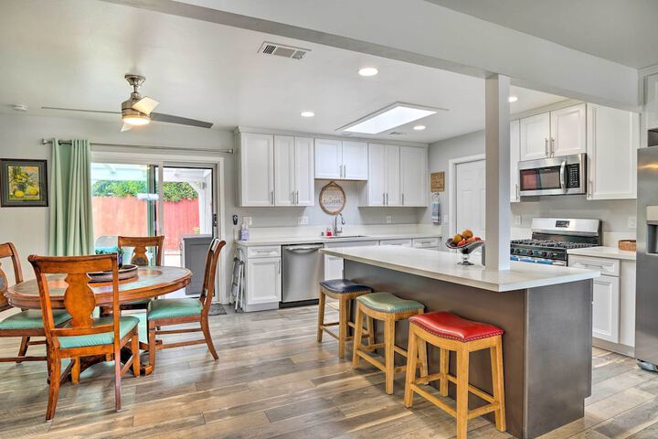 San Marcos Home w / Patio & Grill - Walk to Lake!