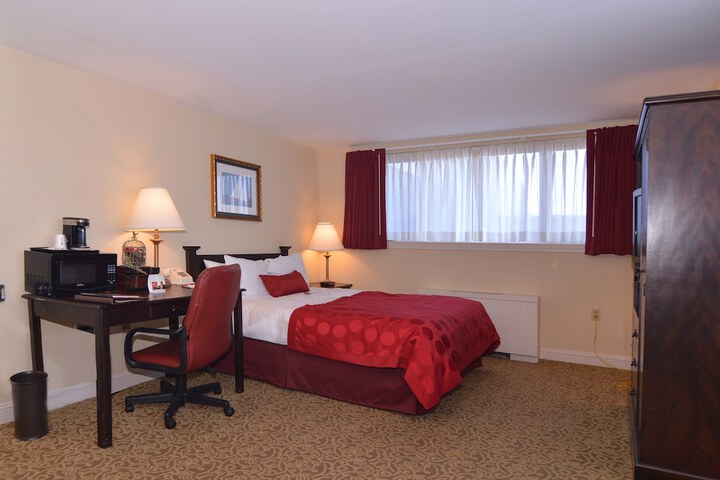 Ramada by Wyndham Seekonk Providence Area