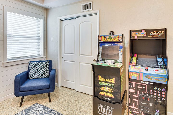Apt 3 Mi to Beach & Daytona Boardwalk Amusements!