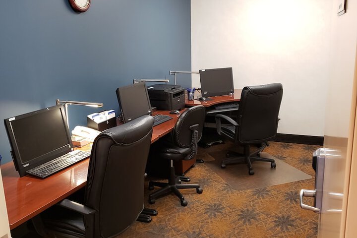 Business Center 28 of 28