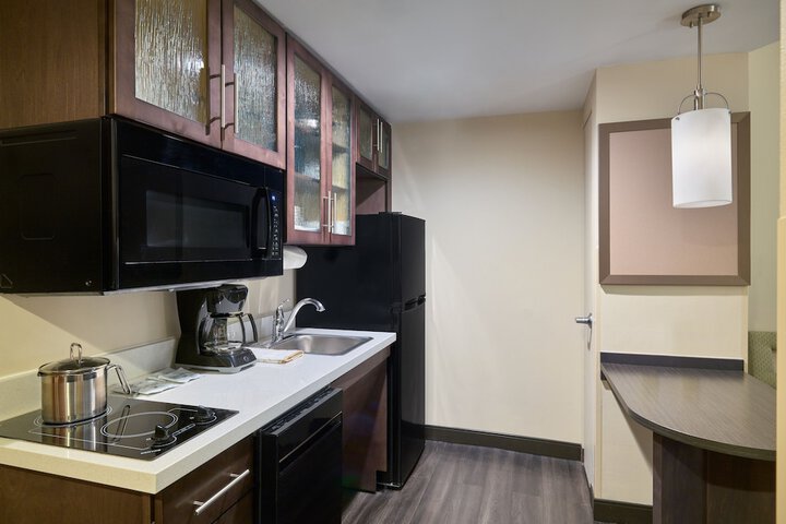 Room 32 of 39