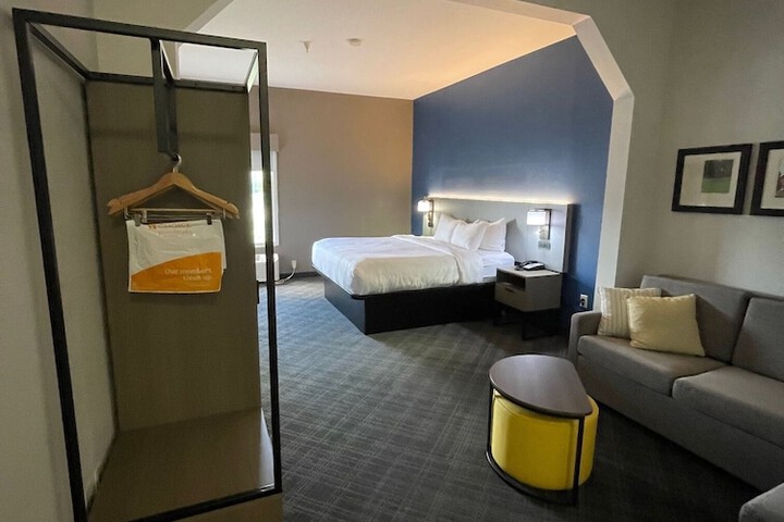 Room 15 of 29