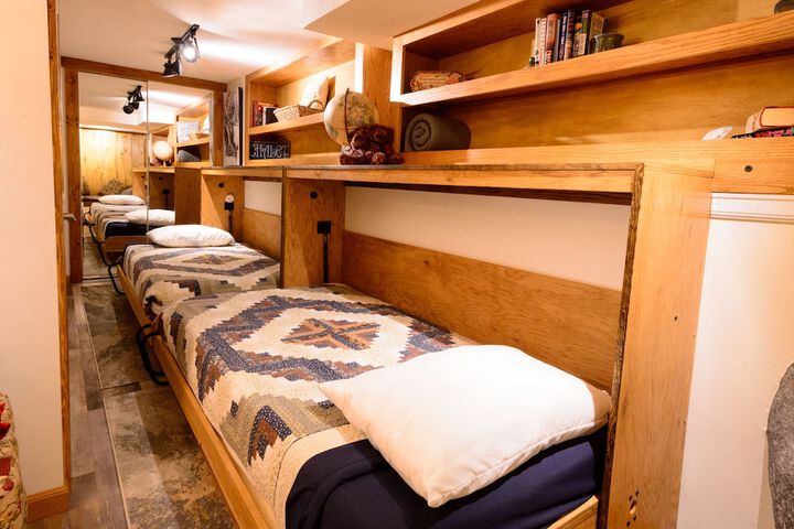Room 34 of 154