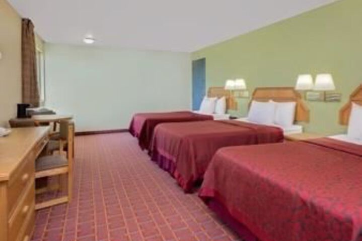 DAYS INN WILLIAMSBURG