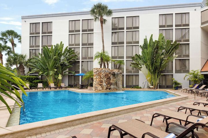 Doubletree by Hilton Fort Myers at Bell Tower Shops